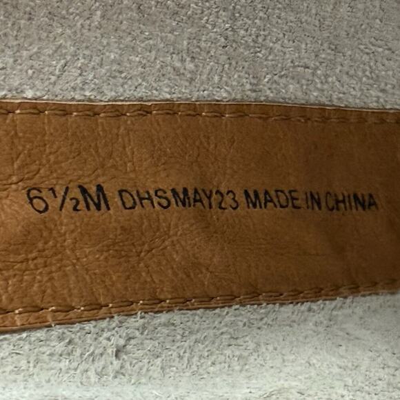 Andre Assous Vernon Bootie Women's Size 6.5 Taupe Water Resistant Ankle Boot - Picture 8 of 9